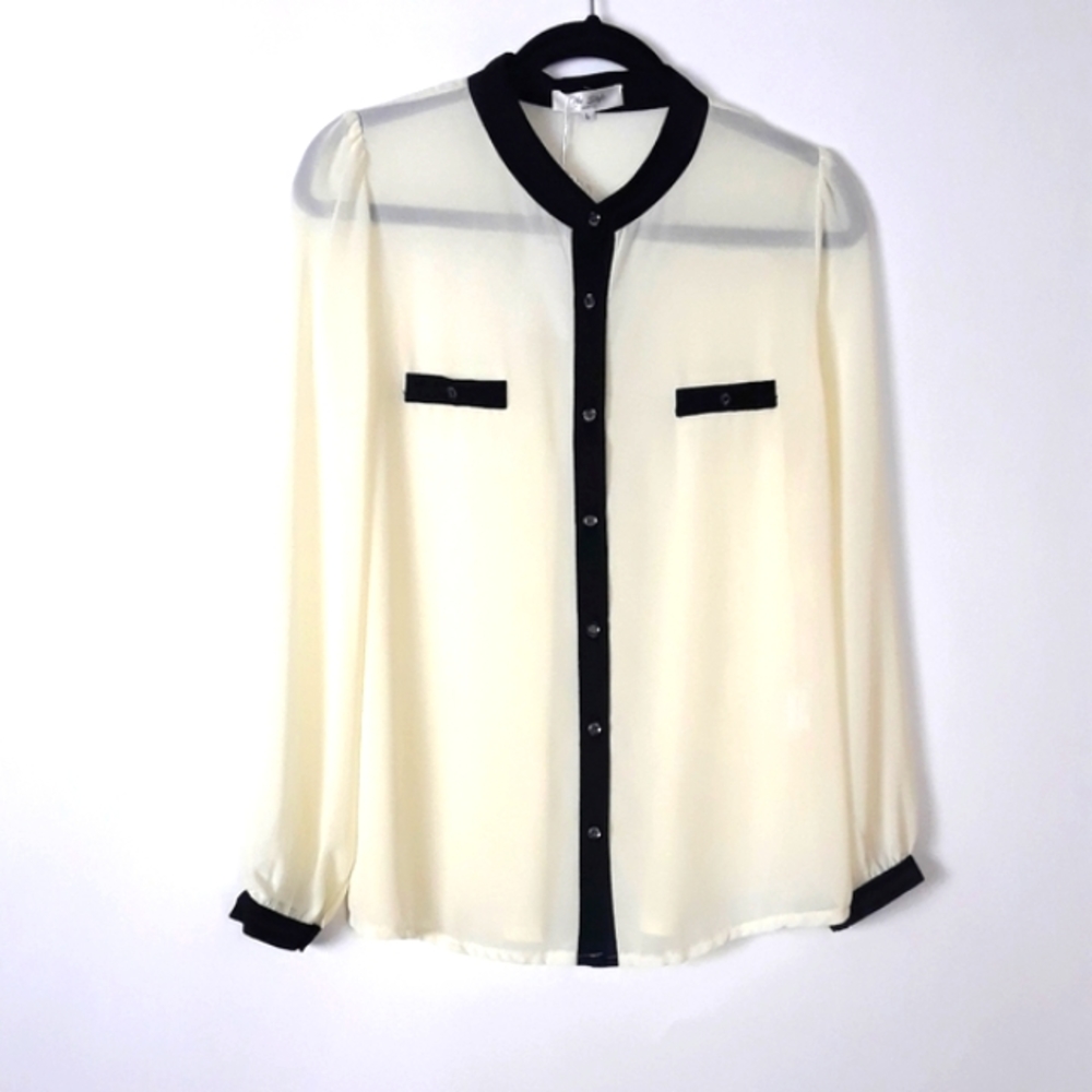Cream Top Long Sleeve Lightweight button-down large blouse